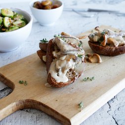 Älpler Schnitte – Geröstetes Ruchbrot mit Kalbfleisch