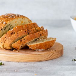 Kürbisbrot mit Quark-Dip